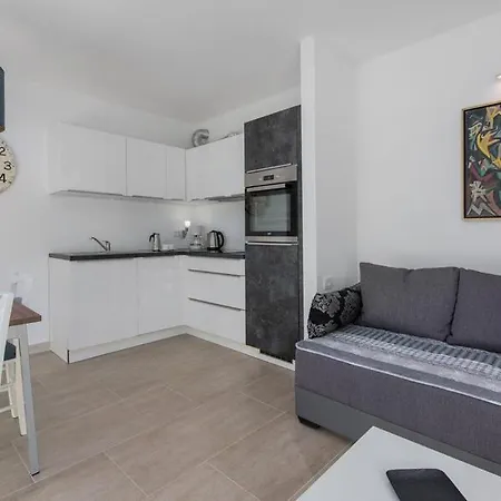 Blue Pearl Apartment *